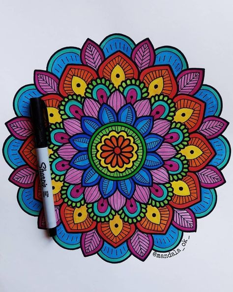 Drawing Ideas Mandala, New Year Drawing Ideas, New Drawing Ideas, New Year Drawing, Mandala Doodle, New Drawing, Mandalas Drawing, Mandala Designs, Mandala Art Lesson