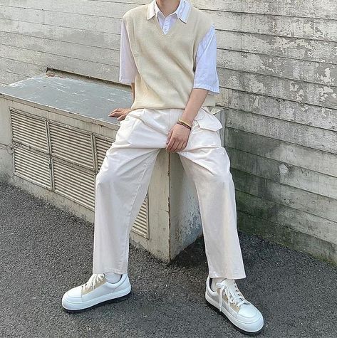 Mens Asian Fashion Streetwear, White Male Outfit Aesthetic, Asian Soft Boy Aesthetic, Soft Pastel Outfits Men, Softboy Outfits Men, Birthday Outfit Men Aesthetic, Cute Mens Outfits Pastel, Cute Softboy Outfits, Men Pastel Outfit