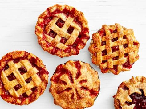 Small Pies, Mini Cherry Pies, Cherry Pies, Cherry Pie Recipe, 4th Of July Desserts, Mini Pies, Fresh Cherries, Cherry Pie, Recipe Of The Day