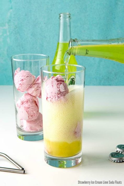 Ice Cream Float Bar, Ice Cream Float Recipes, Lime Ice Cream, Ice Cream Float, Soda Floats, Float Recipes, Ice Cream Drinks, Ice Cream Floats, Black Garlic