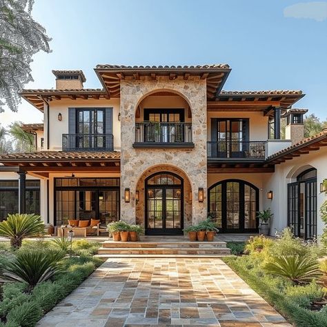 modern mexican home exterior shot Spanish Villa Balcony, Texas Hacienda Style Homes, Boho Mansion Exterior, One Story Spanish Style Homes Exterior, Homes With A Courtyard, Terracota House Interior, Modern Country Home Outside, Mexican Modern House Exterior, Mexican Luxury Homes