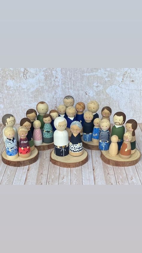 Peg People Family, Peg People Diy, Peg People Ideas, Peg Dolls Family, Peg Dolls Diy, Family Peg Dolls, Peg Family, Wood Blocks Diy, Peg Doll Family