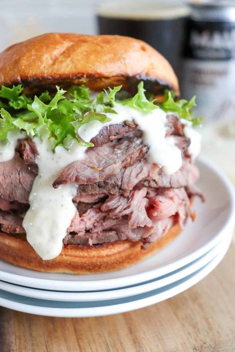 Roast Beef Sandwiches Deli, Deli Beef Sandwich Recipes, Roast Beef Sandwich Sauce, Roast Beef Sandwiches Recipes, Roast Beef Deli Sandwich, Deli Roast Beef Sandwich Recipes, Party Roast Beef Sandwiches, Roast Beef Panini Sandwiches, Roast Beef Sandwich Recipes Deli