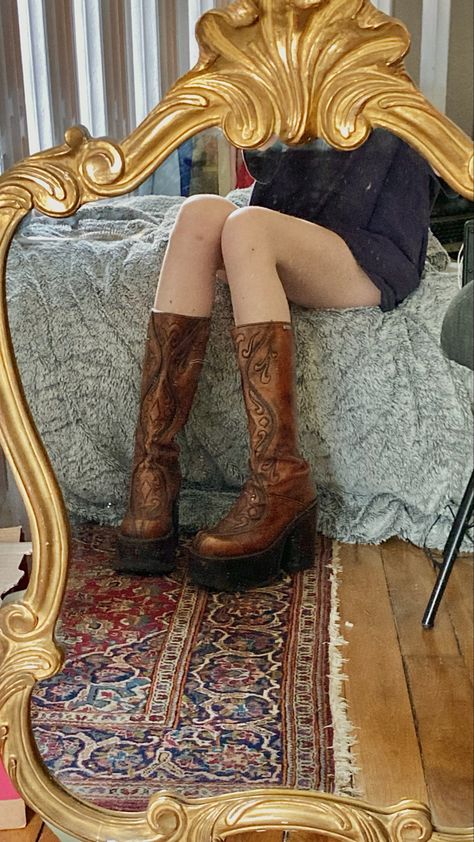 70s Cowgirl Boots, Outfits With Platform Boots Aesthetic, Vintage Knee High Boots Outfit, Platform Boots Vintage, Vintage 70s Boots, Brown Platform Boots 70s, Platform Cowgirl Boots, 70s Boots Aesthetic, Brown 70s Boots