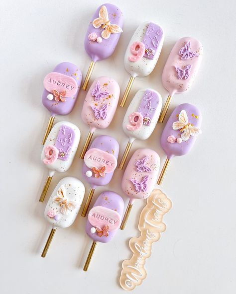 "Fluttering into Audrey's 9th Birthday with our enchanting butterfly-themed cakesicles!… | Instagram Butterfly Cakecicles, Fairy Cake Pops, Butterfly Quince Theme, Butterfly Cake Pops, Cake Sicles, Magnum Cake, Butterfly Baby Shower Decorations, Chocolate Covered Desserts, Butterfly Birthday Theme