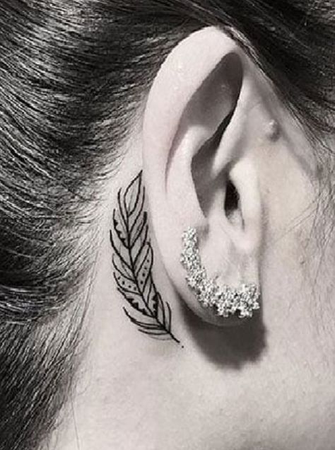 Latest 50 Behind the Ear Tattoo Designs For Women - Tips and Beauty Feather Tattoo Behind Ear, Feather Tattoo Ear, Small Feather Tattoo, Behind Ear Tattoos, Tattoo Behind Ear, Inspiration Tattoos, Cute Little Tattoos, Feather Tattoo, Feather Tattoos