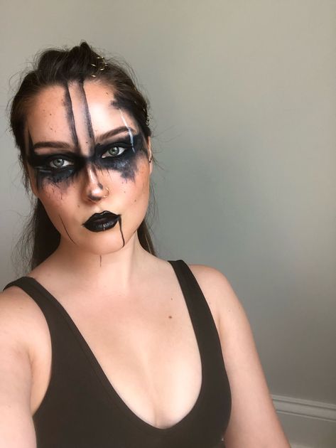 Black Viking Makeup, Diy Viking Makeup, Vikings Costume Men, Grounder Makeup, Womens Viking Makeup, Shieldmaiden Makeup, Warrior Makeup Female, Viking Warpaint, Women Viking Makeup