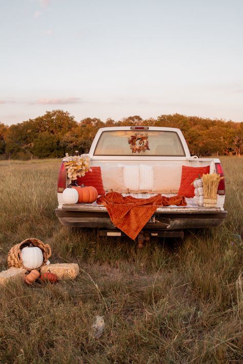 a cozy truck bed fall mini session set up! Back Of Truck Fall Pictures, Truck Picnic Photoshoot, Farm Truck Photoshoot, Fall Photoshoot Props Mini Sessions, Fall Photography Mini Session Ideas, Diy Truck Bedding, Farm Photoshoot, Fall Minis, Fall Shoot