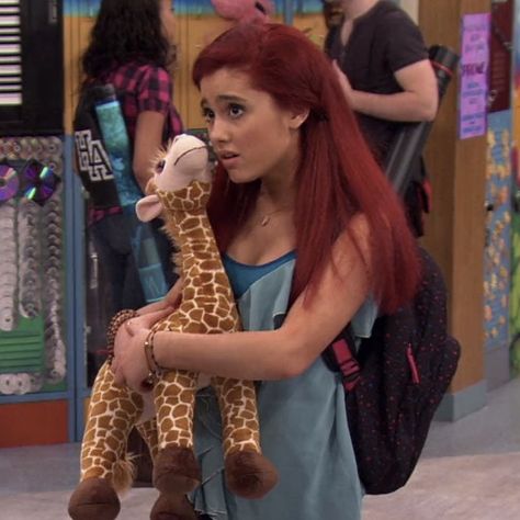 Ariana Grande 2011, Cat Valentine Outfits, Victorious Cat, Ariana Grande Red Hair, Ariana Grande Cat, Cat Valentine Victorious, Victorious Cast, Sam & Cat, Sam And Cat