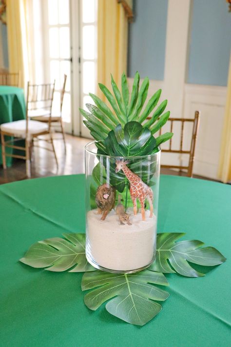 Safari Centerpieces, Safari Theme Birthday Party, Safari Birthday Party Decorations, Safari Baby Shower Boy, Jungle Theme Birthday Party, Jungle Thema, Baby Shower Safari Theme, Lion King Baby Shower, Wild Birthday Party