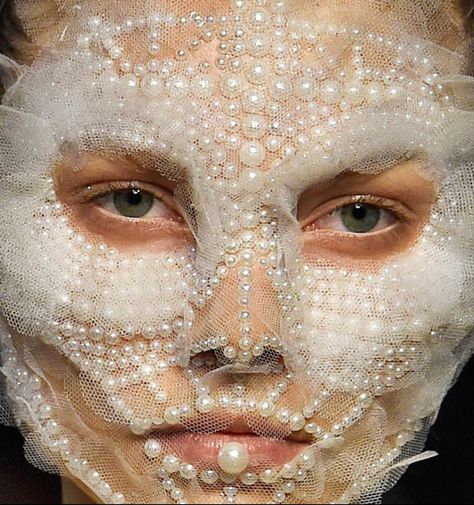 Avant Garde Makeup, Fantasy Makeup, Beauty Trends, Beauty Photography, Headdress, Makeup Inspiration, Wearable Art, Headpiece, Givenchy