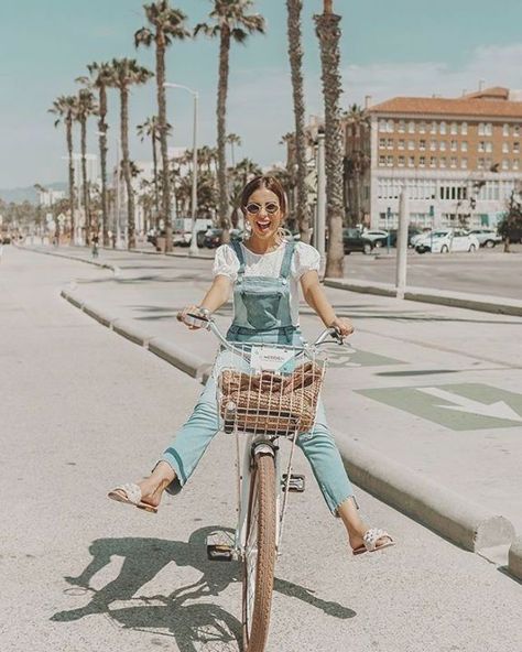 Bicycle Photoshoot, 2024 Photoshoot, Bike Photoshoot, Idea Photo, Beach Bike, Bicycle Girl, Beach Cruiser, Cooking Dinner, Denim Outfit