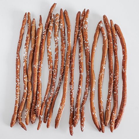 osiatynska / Hard Pretzels Hard Sourdough Hard Pretzel Recipe, Hard Pretzels Recipe, Sourdough Pretzel Recipe, Hard Pretzels, Sourdough Pretzel, Pretzel Recipe, Maillard Reaction, Pretzel Twists, Pretzels Recipe