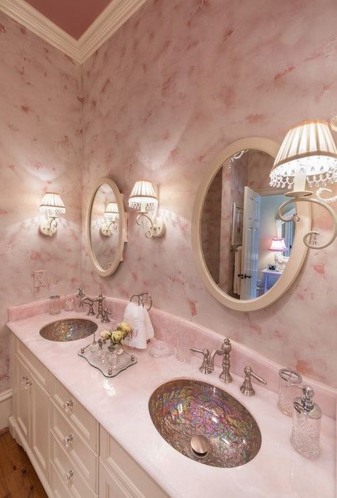 Bakery Bathroom, Rose Quartz Bathroom, Vintage Interior Decor, Quartz Bathroom, Best Bathroom Designs, Art Deco Bathroom, Deco Rose, Lake Living, Chic Bathrooms