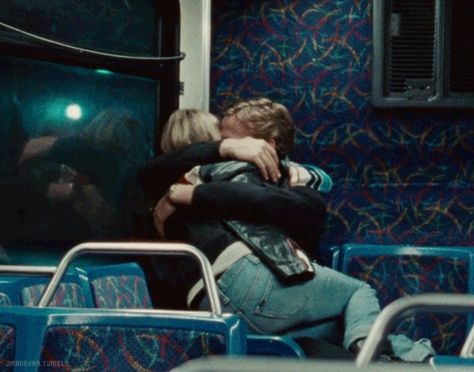 Blue Valentine // Michelle Williams // Ryan Gosling Blue Valentine Aesthetic, Blue Valentine Movie, Valentine Aesthetic, I Feel Lost, Im Just Tired, A Moment To Remember, Blue Valentine, Just Tired, Movie Shots