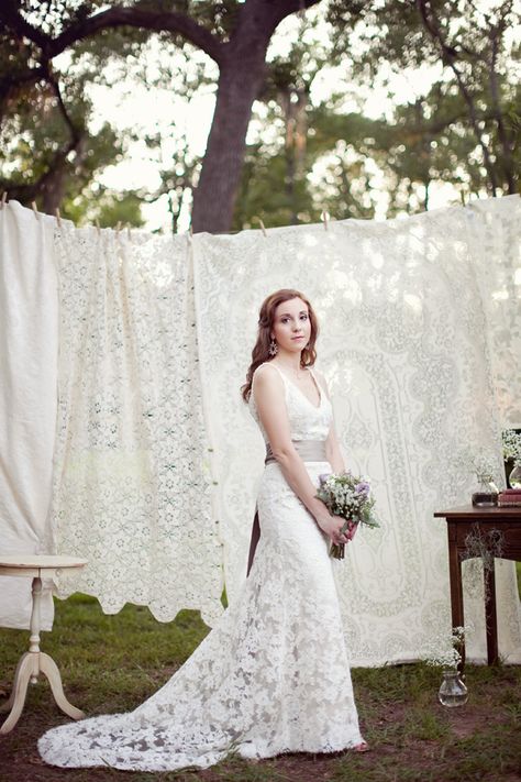 I love this idea of using vintage table cloths or curtains as a photo back drop. Romantic and budget friendly...just pick some up from your local thrift store!! Vintage Wedding Backdrop, Lace Tablecloth Wedding, Tablecloth Backdrop, Lace Backdrops, Lace Tablecloths, Vintage Boho Wedding, Wedding Backdrops, Diy Wedding Backdrop, Lace Tablecloth