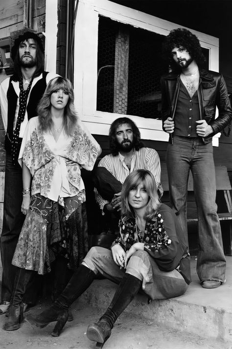 Stevie Nicks Fleetwood Mac Poster, Black and White, Stevie Nicks Print, Vintage Music Poster, Retro Wall Art, Printable, Digital Download Classic Rock Aesthetic, Fleetwood Mac Poster, Stevie Nicks Lindsey Buckingham, John Mcvie, 24x36 Poster, Poster Images, Lindsey Buckingham, Vintage Music Posters, Stevie Nicks Fleetwood Mac