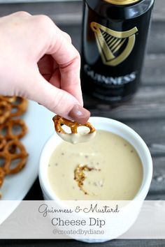 Guinness and Mustard Cheese Dip @createdbydiane Guinness Recipes, Mustard Dip, Friendship Bread, Plats Healthy, Coconut Chocolate, Irish Food, Snack Dip, Beer Cheese, Beer Recipes