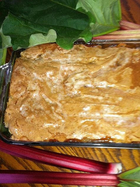 Rhubarb Cobbler Recipes, Amish Desserts, Rhubarb Recipes Pie, Rhubarb Cobbler, The Cobbler, Rhubarb Desserts, Rhubarb Crisp, Cobbler Recipe, Apple Cake Recipes