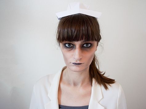 Dead Nurse Makeup, Zombie Nurse Makeup, Halloween Nurse Makeup, Zombie Makeup Diy, Zombie Nurse Costume, Nurse Makeup, Zombie Makeup Tutorials, Beautiful Halloween Makeup, Halloween Makeup Witch