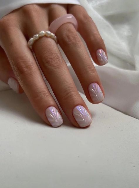 August Nails, Milky Nails, Pearl Nails, Short Acrylic Nails Designs, Short Nail Designs, Nails Desing, Classy Nails, Fancy Nails, Chic Nails