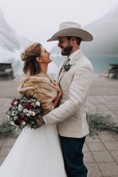 Western wedding - Winter destination wedding in Banff Cowboy Winter Wedding, Winter Western Wedding, Winter Wedding Groomsmen, Cowboy Wedding Attire, Country Groom Attire, Cowboy Groom, Fur Stole Wedding, Winter Wedding Fur, Fur Shawl Wedding