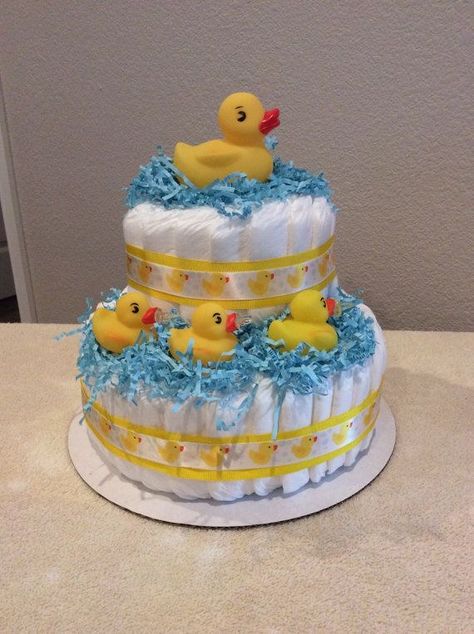 Duck Diaper Cake, Dipper Cakes, Pamper Cake, Diaper Cake Centerpieces, Rubber Ducky Baby Shower, Diaper Gifts, Baby Shower Duck, Diaper Cake Boy, Baby Shower Crafts