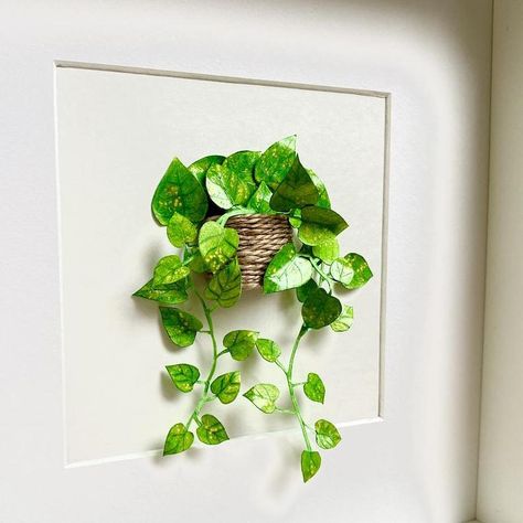 Handmade Paper Plants Look Just Like Real Botanicals in Miniature Marble Queen Pothos, Ivy Plants, Paper Wall Hanging, Paper Plants, Cool Paper Crafts, Botanical Artwork, Miniature Plants, Plant Lover Gift, Deco Floral