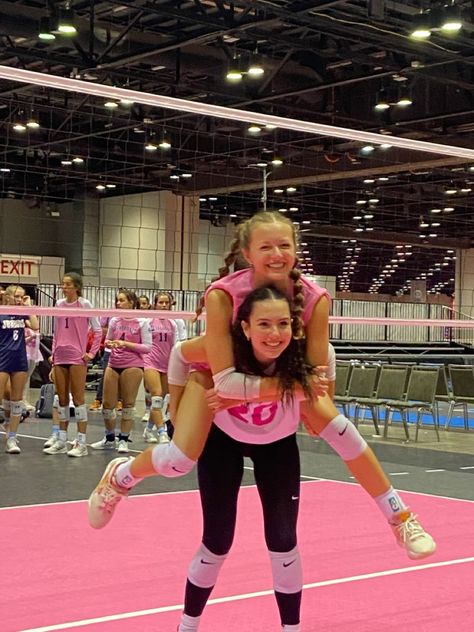 Volleyball Photos, Volleyball Poses, Volleyball Skills, Best Poses, Volleyball Knee Pads, Volleyball Game, Volleyball Inspiration, Volleyball Tips, Volleyball Workouts