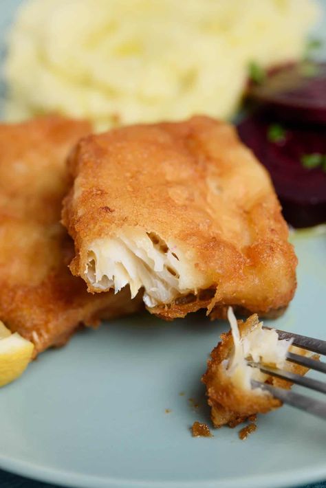 Cod Fillet Fried Fried Cod Recipes, Cod Fillet Recipes, Fried Cod Fish, Beer Battered Cod, Battered Cod, Deep Fried Fish, Cod Fillets, Fried Cod, Cod Recipe