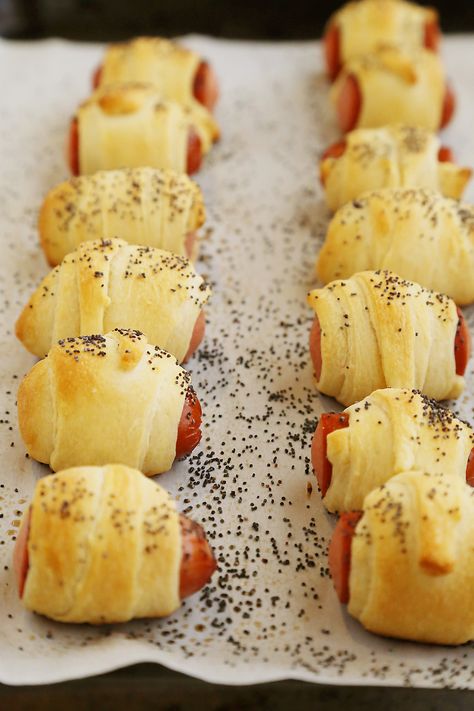 3-Ingredient Crescent Hot Dog Rollups Mini Dogs In Crescent Rolls, Crescent Hot Dog Rolls, Hot Appetizer Recipes, Hot Dog In Crescent Roll, Small Hot Dog Appetizers, Mini Hotdogs In Crescent Rolls, Crescent Roll Mini Hot Dogs, Hot Dog Wrapped In Crescent Roll, Crescent Hot Dogs