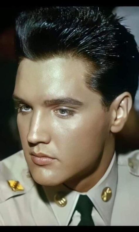 Julielouiseshaffi on Twitter: "Good morning all have a wonderful Wednesday 💗 #Elvis2022… " Graceland Elvis, Elvis Memorabilia, Elvis Presley Movies, King Elvis Presley, Elvis Presley Images, Young Elvis, He He, Elvis Presley Pictures, Joseph Jackson