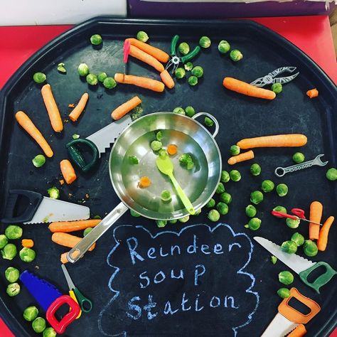 ⭐️EYFS T/A⭐️🖍🖌✂️ on Instagram: “Can’t wait for the children to use the reindeer soup making station today! Great for fine motor skills with some sensory #eyfs…” Outdoor Christmas Activities, Crafts Eyfs, Christmas Activities Kids, Soup Station, Shamrock Suncatcher, Christmas Eyfs, Tuff Tray Ideas Toddlers, Soup Making, Christmas Activities For Toddlers