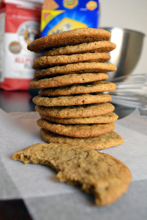 Graham Cracker Dessert, Cracker Dessert, Graham Cookies, Crumb Recipe, Graham Cracker Recipes, Graham Cracker Cookies, Homemade Graham Crackers, Cracker Cookies, Wafer Cookies