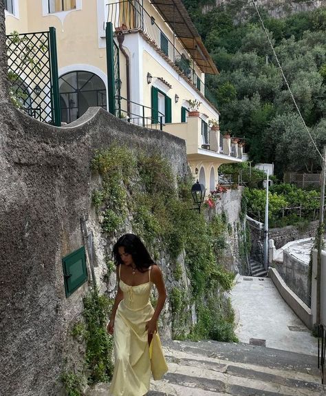 A Woman, Summer Outfits, Italy, Tumblr, Yellow