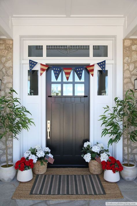 4th Of July Front Porch Decor, Patriotic Front Porch, Patriotic Porch, Fourth Of July Decorations, Summer Front Porches, Summer Porch, Fourth Of July Decor, 4th Of July Celebration, Front Porch Decorating