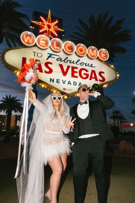 Showpo Wedding Dress, Vegas Inspired Wedding Dress, Vegas Wedding Accessories, Fun Vegas Elopement, Elvis Wedding Dress, White Vegas Dress, Old Vegas Engagement Photos, Las Vegas Engagement Photos Ideas, Vegas Wedding Veil