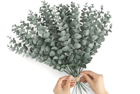 Sage Green Christmas Decor, Eucalyptus Wedding Centerpiece, Sage Green Christmas, Purple Eucalyptus, Green Christmas Decor, Eucalyptus Stems, Bouquet Home Decor, Feuille Eucalyptus, Eucalyptus Branches