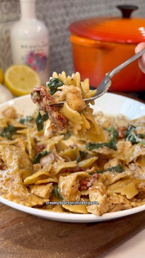 Claire | One-Pan Creamy Boursin Chicken Pasta with Spinach and Sun-Dried Tomatoes ❤️‍🔥 Here’s the full recipe: 1/4 cup Jullined sun-dried tomatoes … | Instagram Boursin Chicken Pasta, Farfalle Pasta Recipes, Farfalle Recipes, Boursin Chicken, Boursin Recipes, One Pot Chicken Recipes, Chicken Spinach Pasta, Pasta With Spinach, Farfalle Pasta