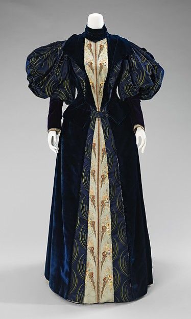 Dress. French. 1895 1890s Fashion, Tea Gown, 1800s Fashion, 19th Century Fashion, Victorian Clothing, Costume Collection, Costume Institute, Retro Mode, Vintage Gowns