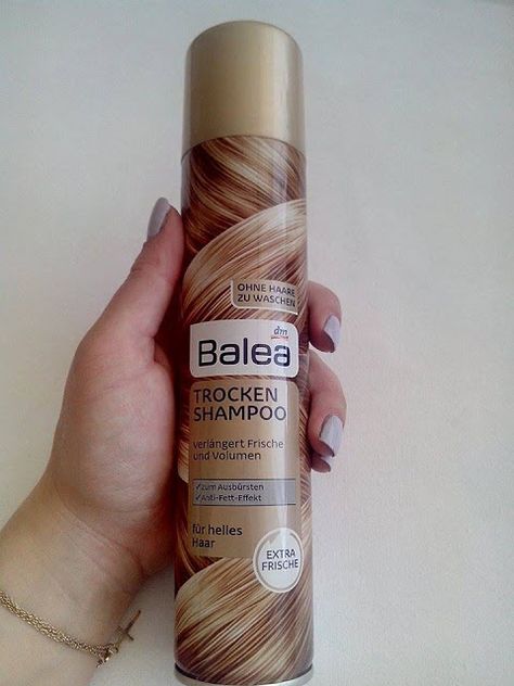 Little Miss Cvita: Balea Trocken Shampoo - Review Christmas, Blonde Hair, Hair, Shampoo Reviews, Fresh Hair, Dry Shampoo, Little Miss, Christmas List, Blonde