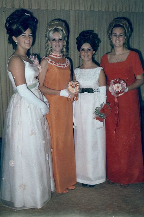 Late 1960's: The Empire Waist 60s Prom, 1960s Prom, Fashion 1960s, Hair Girls, Look Retro, Vintage Prom, Photo Vintage, Vintage Life, Prom Night