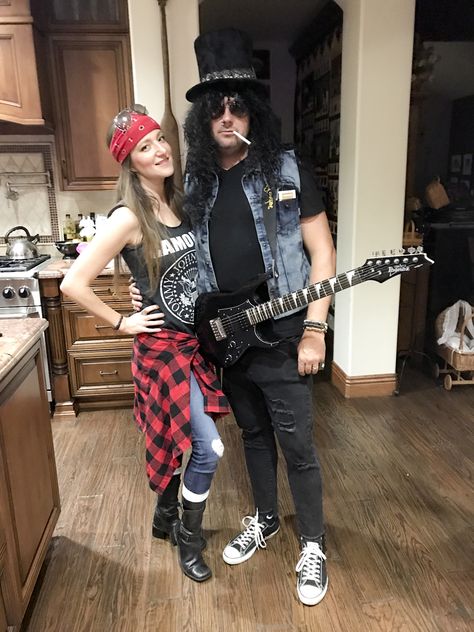 Countdown to Halloween: Axl and Slash Forever! - Hungarian Housewife 80s Rock Costume, Axl Rose Costume, 80s Party Outfits Couples, Slash Costume, Slash And Axl, Festa Rock Roll, 80s Theme Party Outfits, 80s Party Costumes, Rockstar Costume