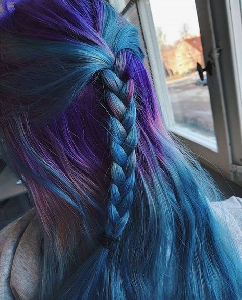 „@_miilia giving us a great start to our morning with this Purple Rain and Poseidon goodness “ Blueish Purple, New Hair Look, Edgy Woman, Light Blue Hair, Blueish Green, Cute Hair Colors, Hair Color Blue, Dye My Hair, Dark Blonde