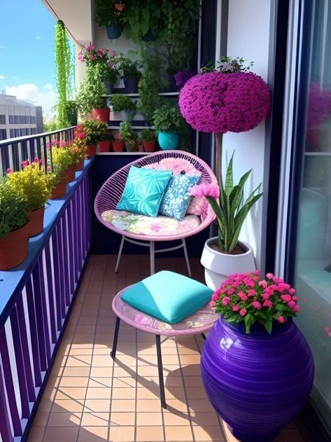 Klein Balkon Decor, Balkon Decor, Terrace Decor, Home Decor Crate, Small Balcony Decor, Home Garden Design, Apartment Balcony Decorating, Deco Floral, Balcony Design