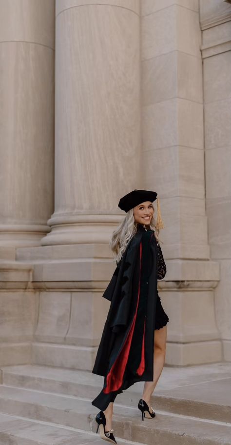 Doctor Degree Graduation, Master Graduation Photoshoot, Pmhnp Graduation Pictures, Grad Photos Women, Dark Academia Graduation Photoshoot, Classy College Graduation Pictures, Law Graduate Photoshoot, Masters Graduation Photoshoot Ideas, Graduate Degree Photo Shoot