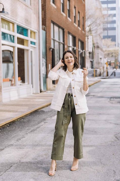 Nude Block Heel Sandal with pants outfit Nude Pants Outfit, Block Heel Sandals Outfit, Block Heels Outfit, Nude Block Heels, Nude Heeled Sandals, Closet Basics, Heel Sandals Outfit, Spring Wardrobe Essentials, Block Sandals