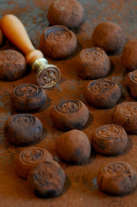 Whiskey Truffles, Bourbon Truffles, Xmas Brunch, Bourbon Chocolate, Dessert Truffles, Chocolate Bourbon, Kentucky Bourbon, Homemade Candies, Cooking Inspiration