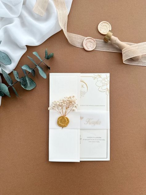 Acrylic Invitations With Wax Seal and Dried Flowers - Etsy Turkey Invitations With Wax Seal, White Wedding Invitations, Acrylic Invitations, Etsy Wedding Invitations, Wax Seal, Wax Seals, White Wedding, Dried Flowers, Wedding Invitations