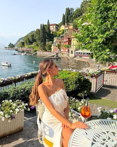 Lake Como Outfit, Lake Como Aesthetic, Lac Como, Villa Melzi, Villa Monastero, Look Hippie Chic, Villa Del Balbianello, Milan Travel, Comer See